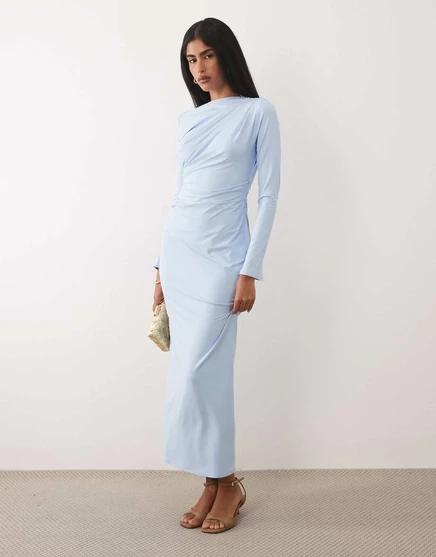 Макси-платье ASOS DESIGN с асимметричной драпировкой и вырезом лодочкой синего цвета blue