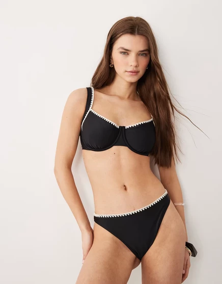 Черный топ-бикини Abercrombie & Fitch Curve Love с контрастным швом на косточках - часть черного комплекта