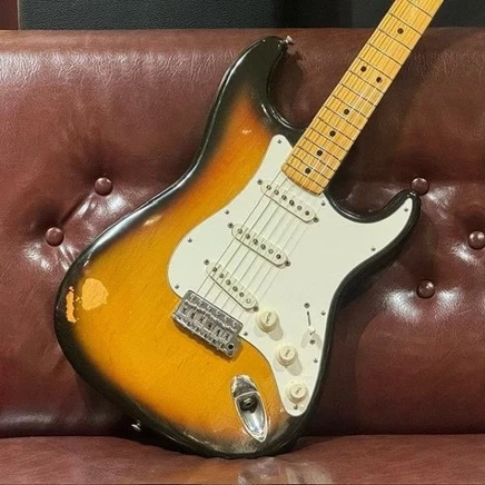 Электрогитара Fender Stratocaster, 1973, санберст