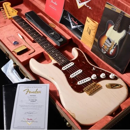 Электрогитара Fender Stratocaster 1961, белый блонд