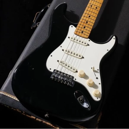 Электрогитара Fender 1975 Stratocaster, черная