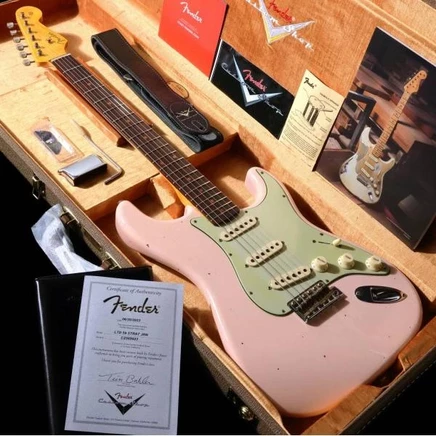 Электрогитара Fender Stratocaster 1959, розовая, б/у
