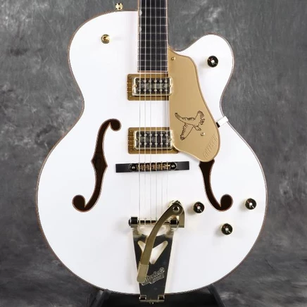 Электрогитара Gretsch Synchromatic Falcon Bigsby, белая