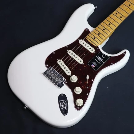 Электрогитара Fender American Pro II Stratocaster, белая