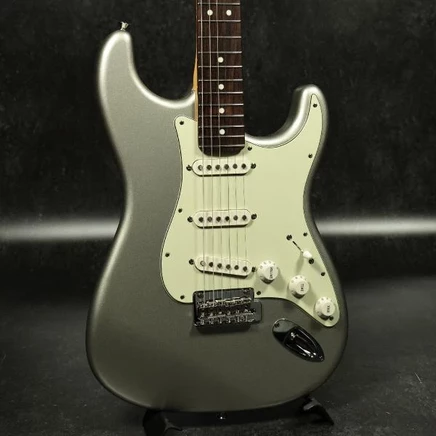 Электрогитара Fender Hybrid II Stratocaster, серебристая