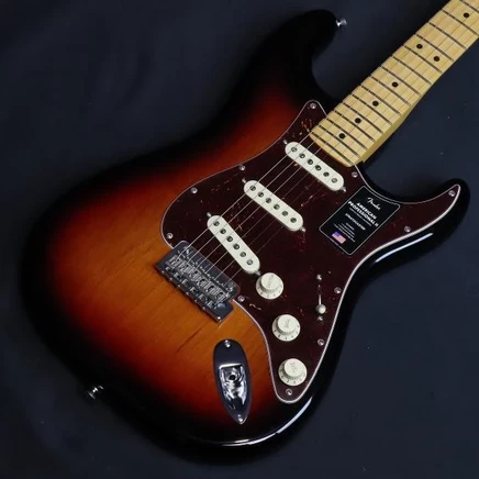Электрогитара Fender American Pro II Stratocaster, белая