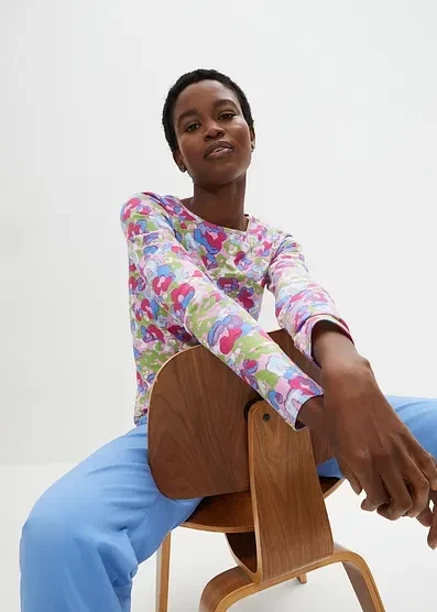Футболка Bonprix Langarmshirt mit Blumenprint pinklady/mittelblau geblümt