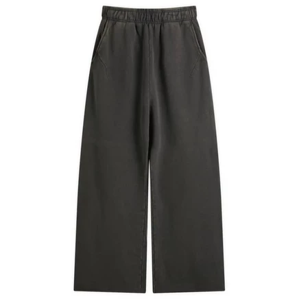 Целые студии в спортивных штанах washed black