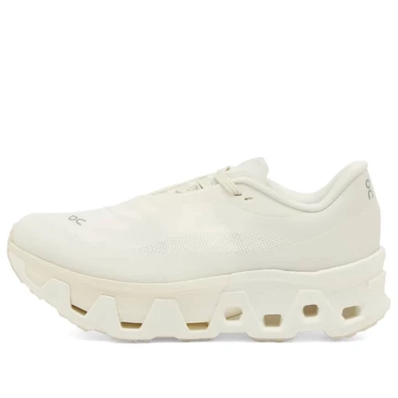 В архиве x Post Фракция Cloudmonster Hyper Sneaker