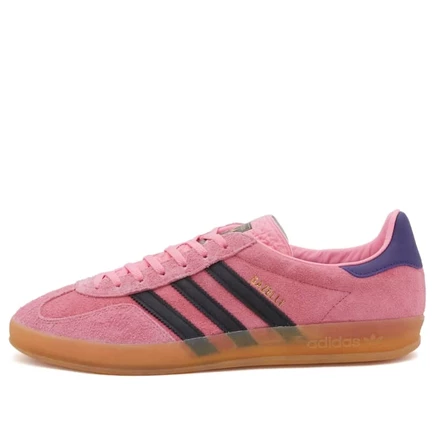 Adidas Gazelle в помещении