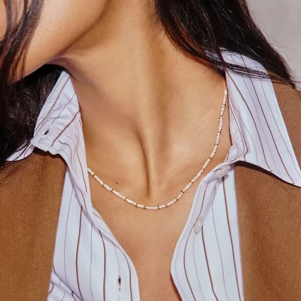 Колье Missoma Micro Pearl, золотистое