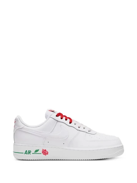 Женские кроссовки Nike Air Force 1 07 SE, белые