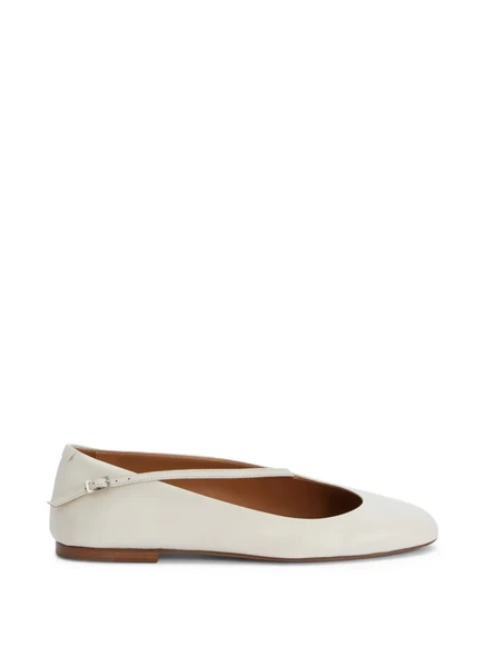 Балерина с асимметричным ремешком от Jil Sander