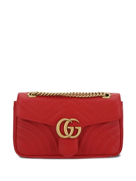 Маленькая кожаная сумка через плечо из мателассе от Gucci GG Marmont red