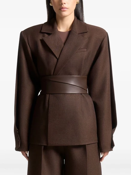 Сшитый на заказ блейзер Manière De Voir Marie с закрученным рукавом и поясом brown