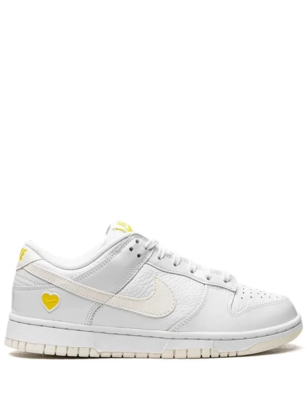 Кроссовки Nike Dunk Low с надписью 