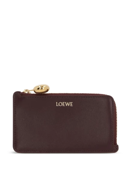 Держатель для карт с гравировкой-анаграммой от LOEWE red