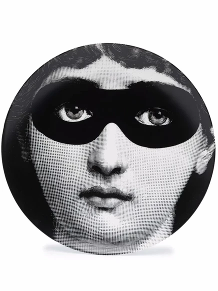 Декоративная тарелка Fornasetti с графикой, черная