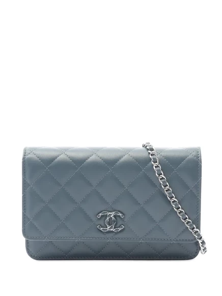 Бывший в употреблении кошелек CHANEL 2021-2025 CC из стеганой овечьей кожи на цепочке, сумка через плечо green