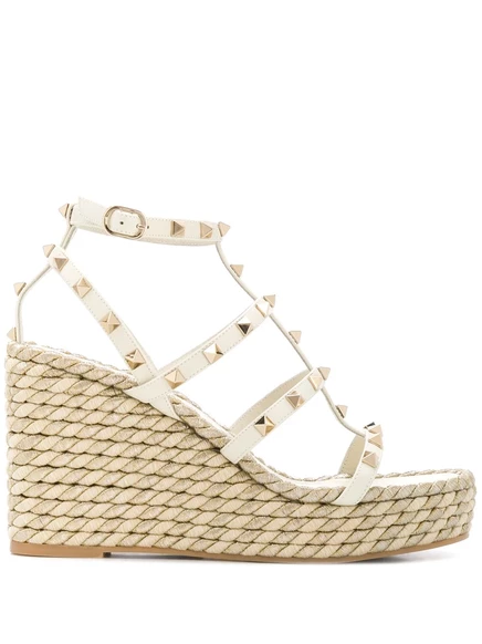 Босоножки Valentino Garavani на танкетке Rockstud 95 мм neutrals