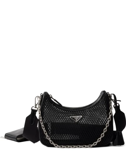 Сумка из сетки и матовой кожи, переизданная Prada в 2005 году