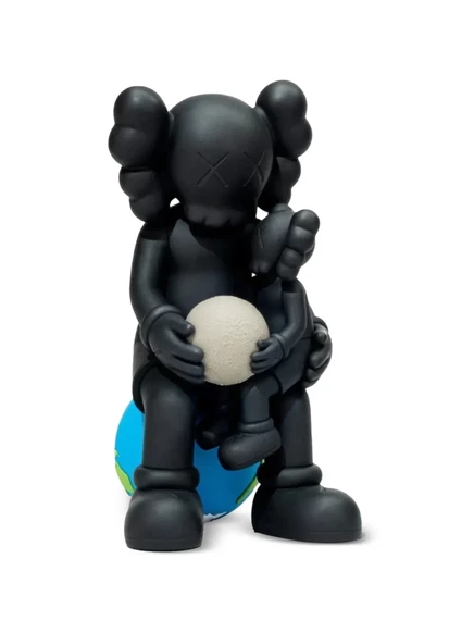 Фигурка KAWS Holiday Thailand, черная
