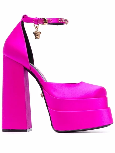 Очаровательные босоножки на платформе с головой медузы от Versace pink