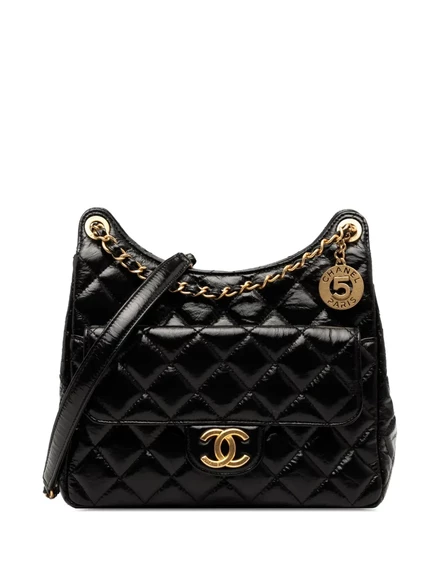 Бывшая в употреблении сумка CHANEL 2021-2025 средней плотности из мятой телячьей кожи с волнистой отделкой CC Hobo crossbody black