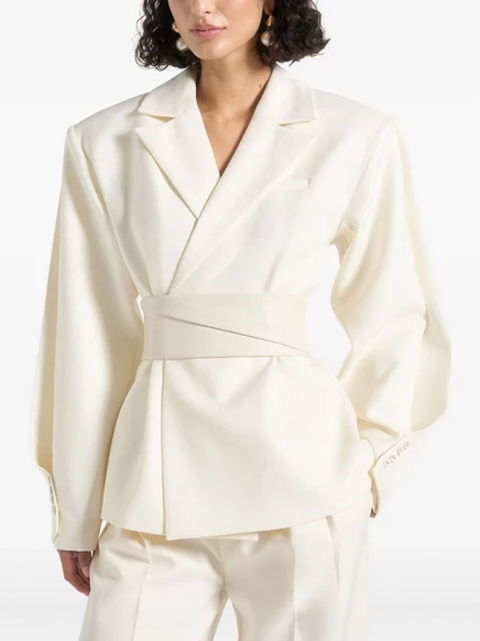 Сшитый на заказ блейзер Manière De Voir Marie с закрученным рукавом и поясом neutrals