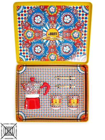 Гейзерная кофеварка Dolce & Gabbana x Bialetti Moka Express, карретто, красная
