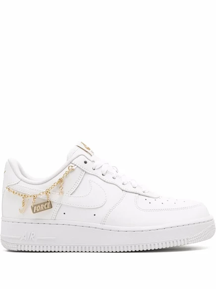 Женские кроссовки Nike Air Force 1 07 LX, белые