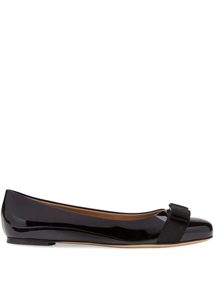 Лакированные балетки Ferragamo Varina black