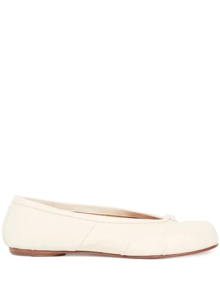 Кожаные балетные туфли Maison Margiela Tabi white