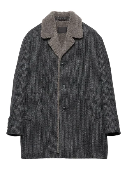 Пальто с овечьим воротником в елочку от Prada grey