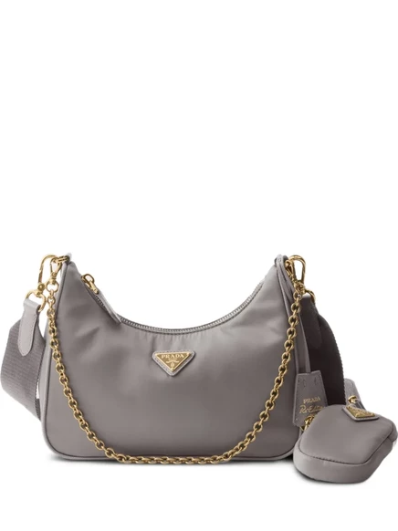 Новая нейлоновая сумка через плечо от Prada 2005 года выпуска.