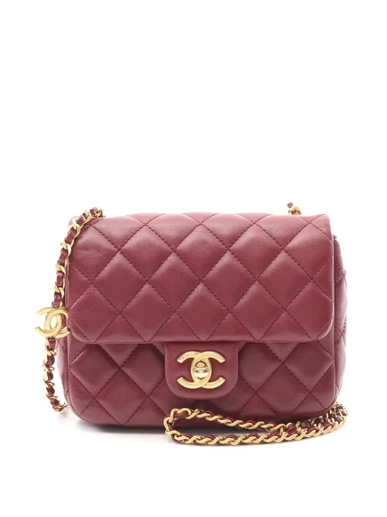 Бывшая в употреблении мини-сумка CHANEL 2021-2025 годов из овечьей кожи с кокос-сердечком на цепочке и клапаном через плечо red
