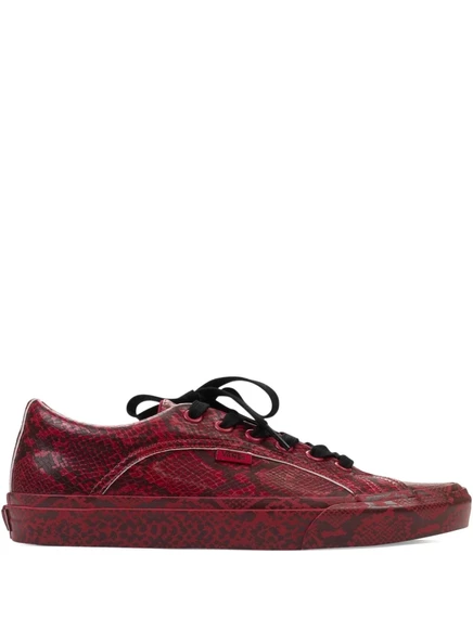 Церемония открытия Vans x в кроссовках Lampin 