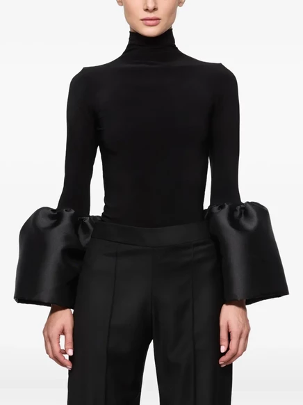 Топ с расклешенным рукавом и высоким вырезом от Atu Body Couture black