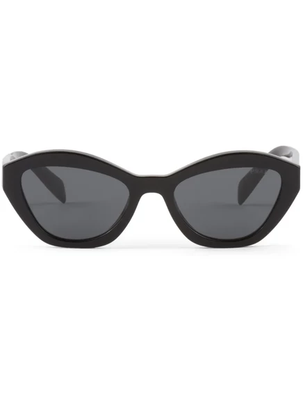 Солнцезащитные очки Prada Eyewear в изогнутой оправе 