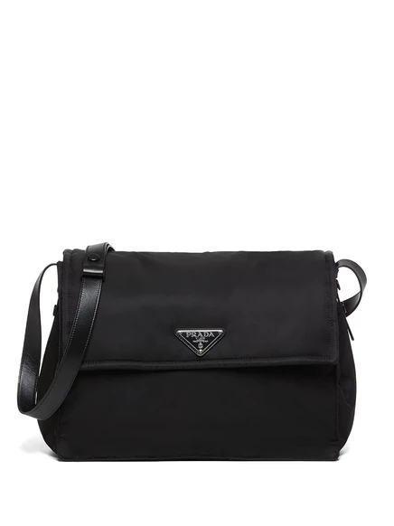 Большая дорожная сумка через плечо от Prada black