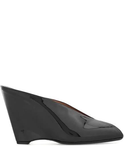 Туфли-лодочки на танкетке с открытым носком от Ferragamo black