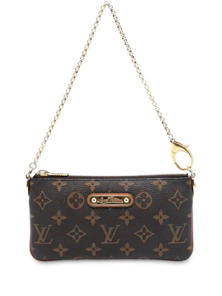 Сумка через плечо Louis Vuitton, бывшая в употреблении в 2011 году, с монограммой Pochette Milla MM