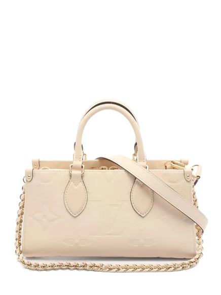 Сумка с монограммой Onthego East West от Louis Vuitton, бывшая в употреблении в 2010-х годах neutrals