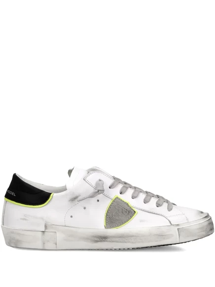 Потертые кроссовки с низким верхом от Philippe Model Paris white