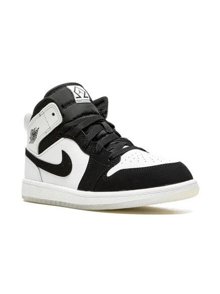 Кроссовки для мальчиков Jordan Kids Jordan 1 Mid SE, белые