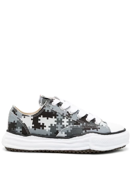 Камуфляжные кроссовки Peterson от Maison MIHARA YASUHIRO x Peace and After Puzzle grey