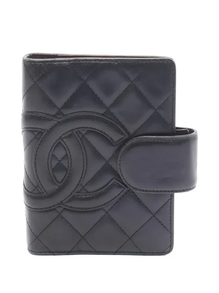 Женский чехол Chanel стеганый, черный