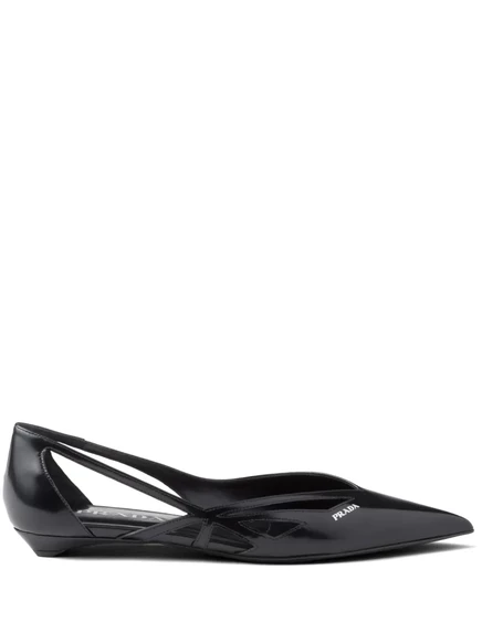 Кожаные балетки с вырезом от Prada black