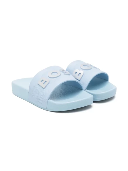 Слайды с надписями и логотипом BOSS Kidswear