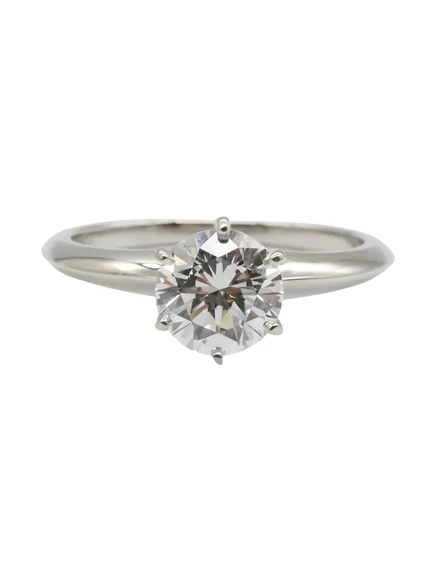 Бывшее в употреблении платиновое кольцо с бриллиантом Solitaire 2010-х годов от Tiffany & Co. silver